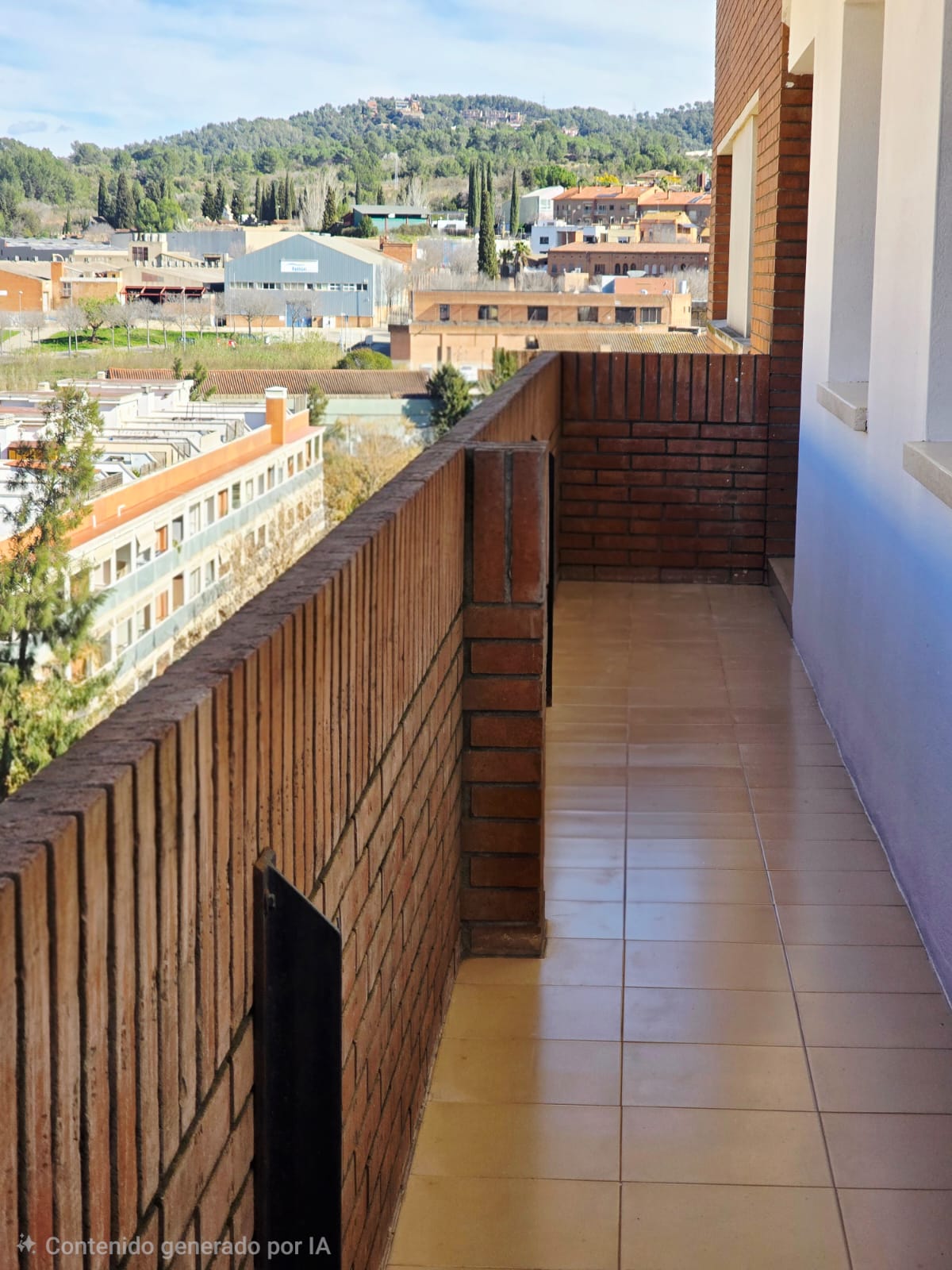 Estupendo Ático con vistas panorámicas en Molins de Rei .  