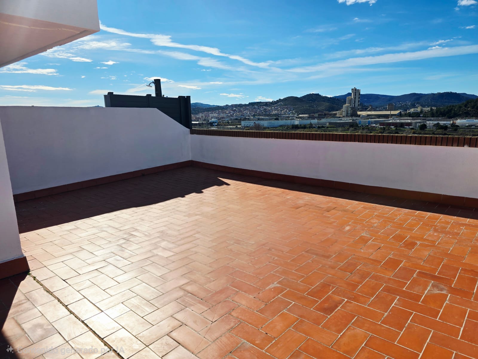 Estupendo Ático con vistas panorámicas en Molins de Rei .  