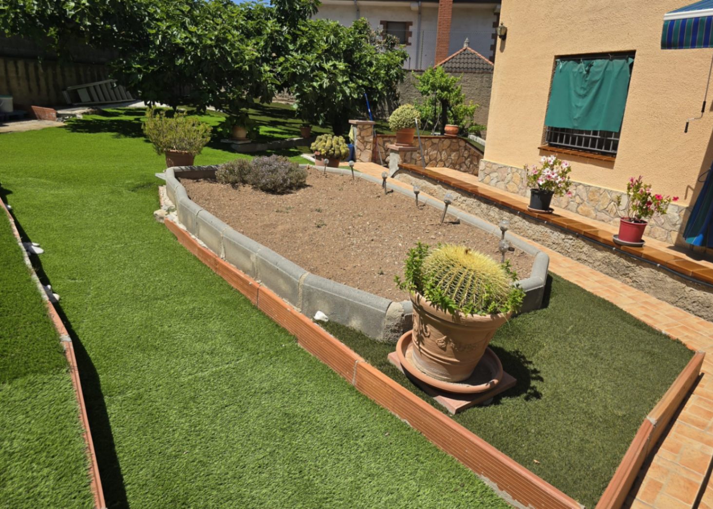 CASA UNIFAMILIAR EN VENTA EN URBANIZACIÓN