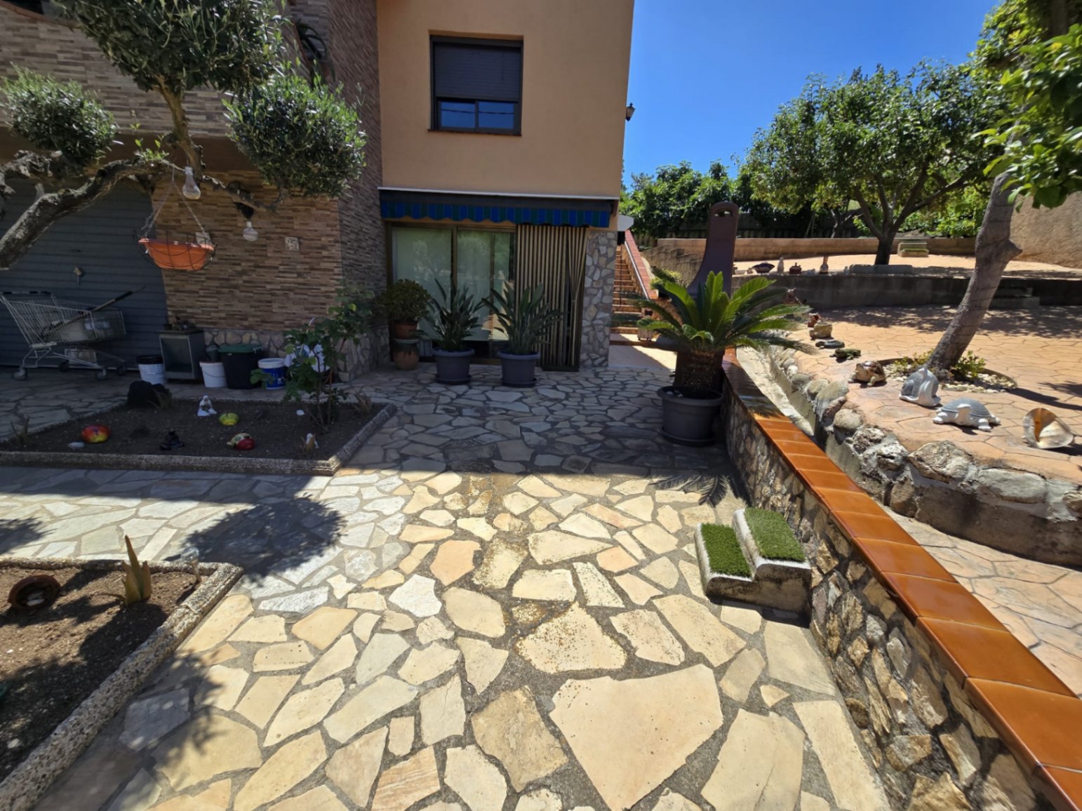 CASA UNIFAMILIAR EN VENTA EN URBANIZACIÓN