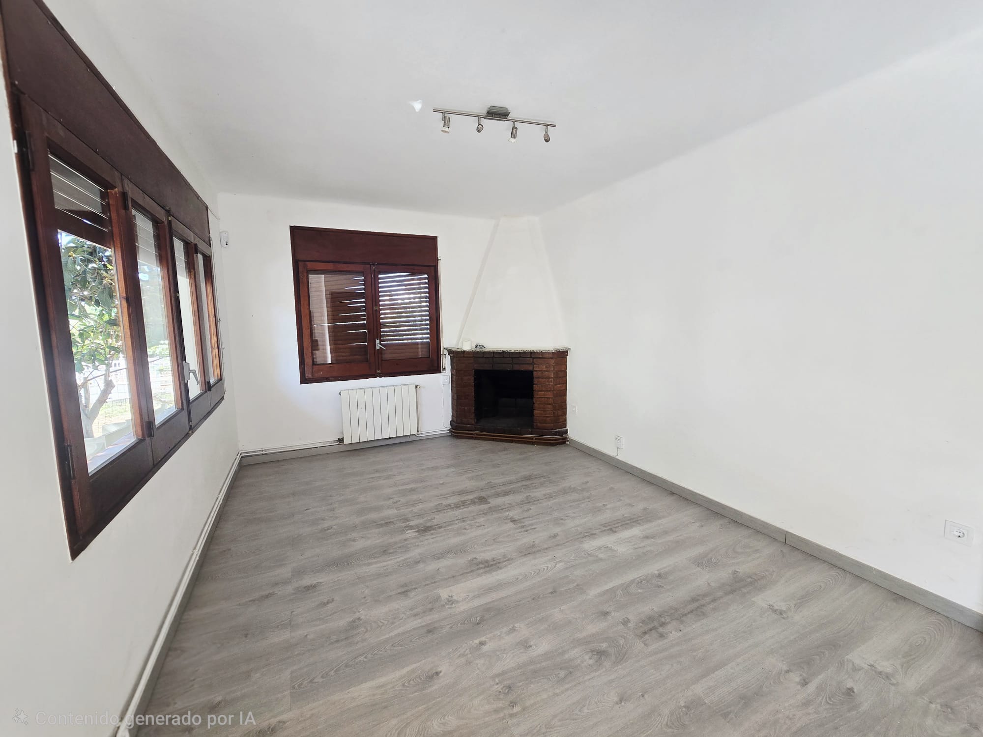  CASA UNIFAMILIAR SOLEADA DE UNA PLANTA